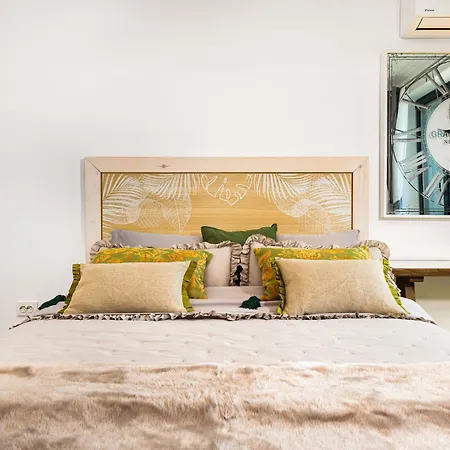 Exclusive One-bedroom Retreat With Private Parking Apartment *